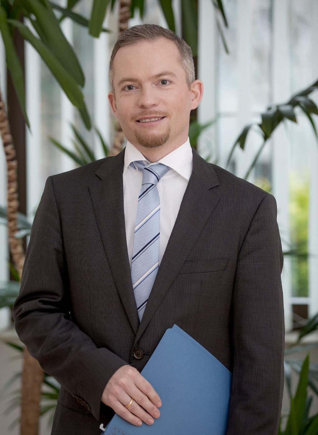 Herr Dietz begleitet Existenzgründer bei ihrem Schritt zur